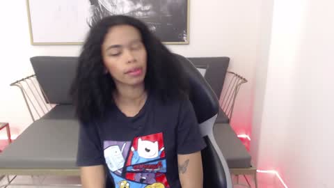 Snapshot of shenna_brunette_ chatting on 12-16-24, 01:11 Shenna online show from 12-16-24, 01:11