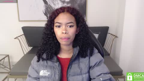 Snapshot of shenna_brunette_ chatting on 12-29-24, 01:06 Shenna online show from 12-29-24, 01:06