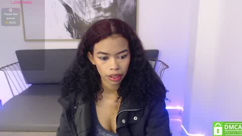 Snapshot of shenna_brunette_ chatting on 01-13-25, 01:06 Shenna online show from 01-13-25, 01:06