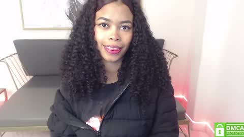 Snapshot of shenna_brunette_ chatting on 01-18-25, 01:51 Shenna online show from 01-18-25, 01:51