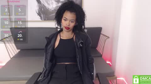 Snapshot of shenna_brunette_ chatting on 01-24-25, 01:36 Shenna online show from 01-24-25, 01:36