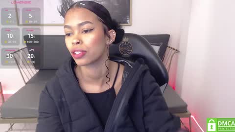 Snapshot of shenna_brunette_ chatting on 02-01-25, 01:09 Shenna online show from 02-01-25, 01:09