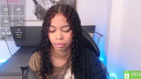 Snapshot of shenna_brunette_ chatting on 02-10-25, 01:01 Shenna online show from 02-10-25, 01:01
