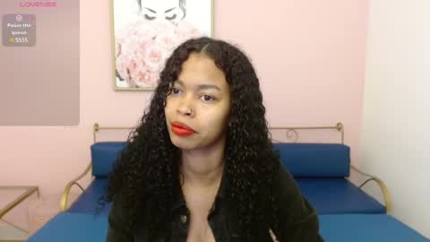 Snapshot of shenna_brunette_ chatting on 02-23-25, 01:10 Shenna online show from 02-23-25, 01:10