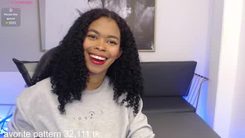 Snapshot of shenna_brunette_ chatting on 02-24-25, 01:31 Shenna online show from 02-24-25, 01:31