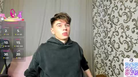 Snapshot of sherlockmax chatting on 09-10-25, 12:16 Max online show from 09-10-25, 12:16