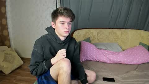 Snapshot of sherlockmax chatting on 10-15-25, 06:52 Max online show from 10-15-25, 06:52