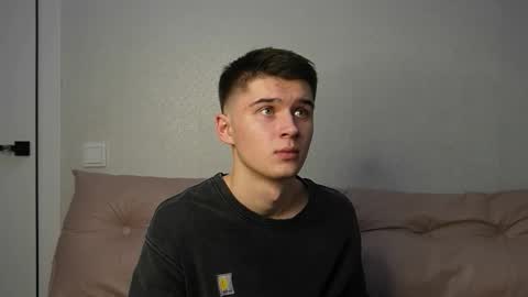 Snapshot of sherlockmax chatting on 11-06-25, 07:15 Max online show from 11-06-25, 07:15