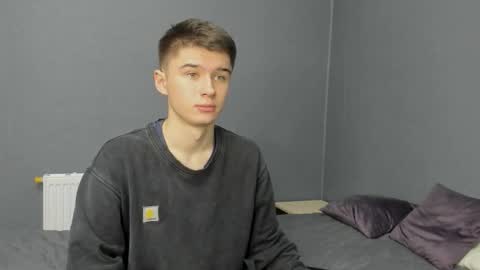 Snapshot of sherlockmax chatting on 11-15-25, 07:21 Max online show from 11-15-25, 07:21