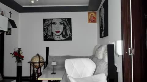 Snapshot of sherlylov chatting on 10-23-25, 04:17 Edaline online show from 10-23-25, 04:17