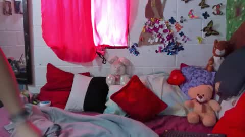 Maria Saenz online show from 11-20-25, 03:56