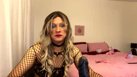 Snapshot of sherrisqs00 chatting on 03-19-26, 01:09 sherrisqs00 online show from 03-19-26, 01:09