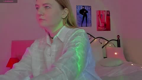 Snapshot of sherritate chatting on 01-06-26, 01:31 Sherri online show from 01-06-26, 01:31