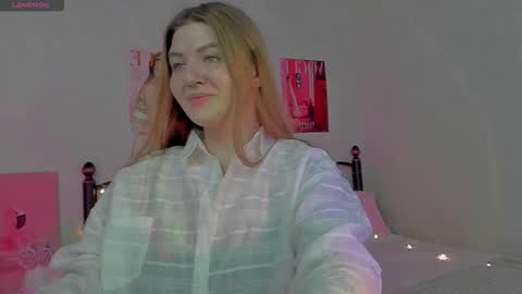 Snapshot of sherritate chatting on 01-18-26, 01:20 Sherri online show from 01-18-26, 01:20