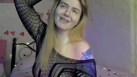 Snapshot of sherritate chatting on 02-15-26, 07:05 Sherri online show from 02-15-26, 07:05