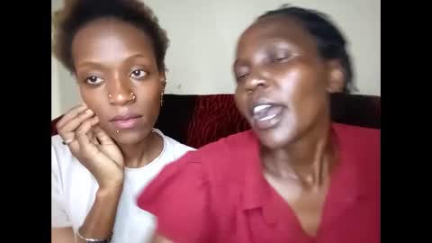 Snapshot of sherry_lovine chatting on 12-18-25, 12:33 lovine online show from 12-18-25, 12:33