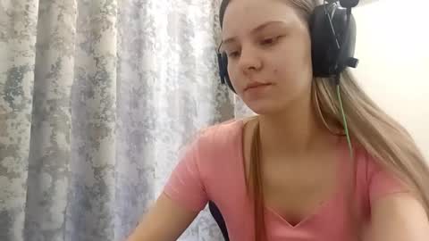 Snapshot of sherrylkeep chatting on 12-16-25, 06:29 Lisa online show from 12-16-25, 06:29