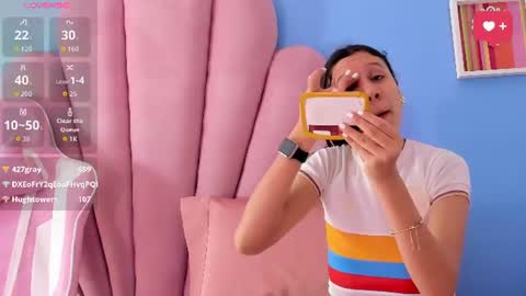 Snapshot of shery_milk chatting on 06-17-26, 11:23 Shery online show from 06-17-26, 11:23