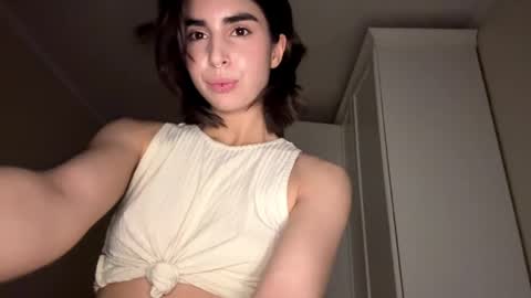 Snapshot of sheryllmafua chatting on 06-02-26, 12:29 Amy online show from 06-02-26, 12:29