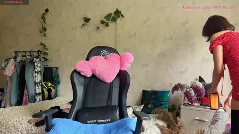 Vanessa online show from 05-18-26, 08:42