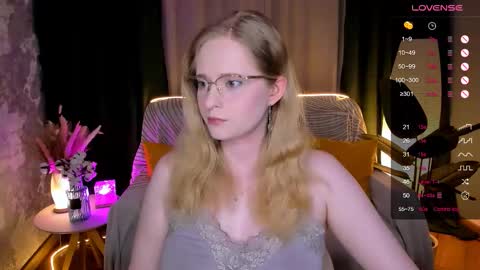 Hello guys my name is Aemilia online show from 11-19-25, 08:25