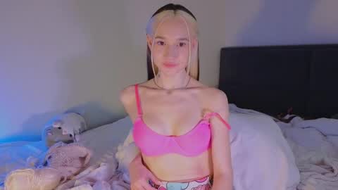 Snapshot of shey1i chatting on 02-27-26, 10:43 Sheyli online show from 02-27-26, 10:43