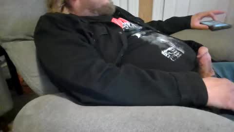 Snapshot of shifty885 chatting on 03-03-26, 01:01 shifty885 online show from 03-03-26, 01:01