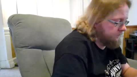 Snapshot of shifty885 chatting on 03-08-26, 06:12 shifty885 online show from 03-08-26, 06:12