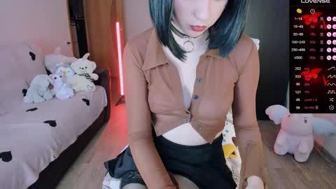 Marta Violet online show from 11-17-25, 10:32