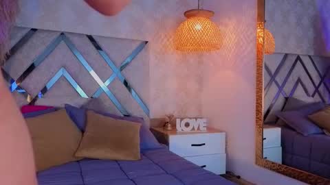 Snapshot of shimmer_lure chatting on 02-04-26, 07:09 shimmer_lure online show from 02-04-26, 07:09