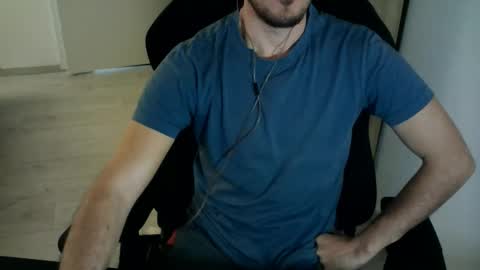 Snapshot of shinchan91 chatting on 03-09-26, 09:13 shinchan91 online show from 03-09-26, 09:13