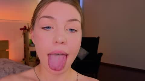 Abby online show from 06-25-26, 03:50