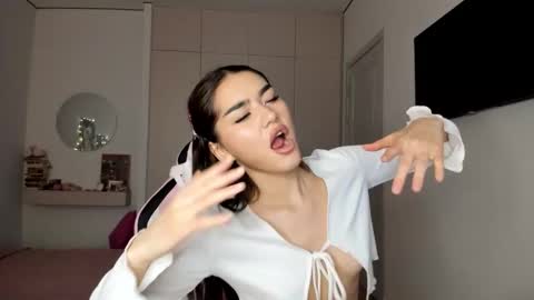 Snapshot of shineel chatting on 01-08-26, 03:42 Shineel online show from 01-08-26, 03:42