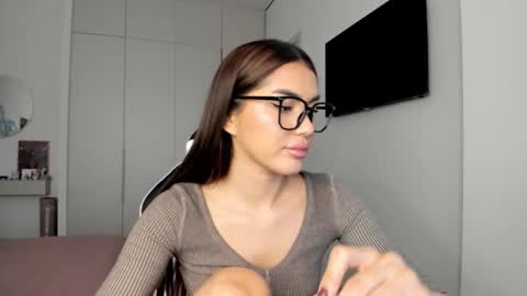 Snapshot of shineel chatting on 02-16-26, 05:25 Shineel online show from 02-16-26, 05:25