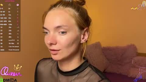 Snapshot of shinelikea_diamond chatting on 06-11-26, 07:01 Alexis online show from 06-11-26, 07:01