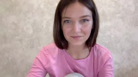 Snapshot of shining_pearl chatting on 09-19-25, 03:24 Jesica online show from 09-19-25, 03:24