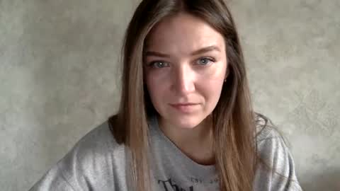 Snapshot of shining_pearl chatting on 10-23-25, 09:52 Jesica online show from 10-23-25, 09:52