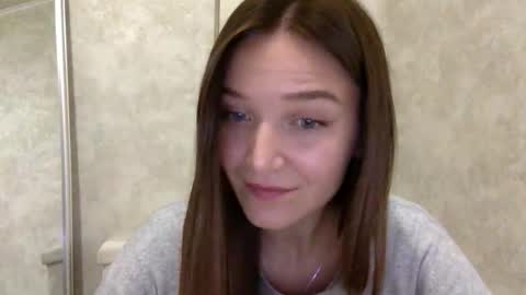 Snapshot of shining_pearl chatting on 10-27-25, 09:19 Jesica online show from 10-27-25, 09:19