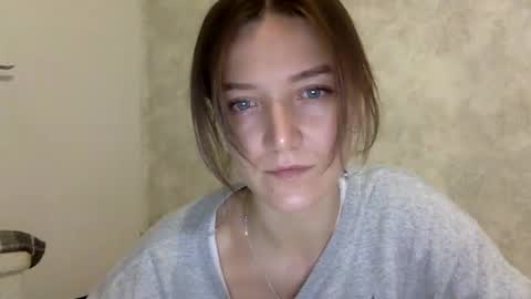 Snapshot of shining_pearl chatting on 10-30-25, 11:16 Jesica online show from 10-30-25, 11:16