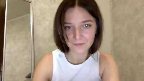 Snapshot of shining_pearl chatting on 12-14-25, 09:19 Jesica online show from 12-14-25, 09:19