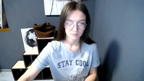 Snapshot of shining_pearl chatting on 06-16-26, 09:23 Jesica online show from 06-16-26, 09:23