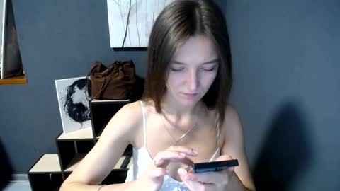 Snapshot of shining_pearl chatting on 06-19-26, 06:29 Jesica online show from 06-19-26, 06:29
