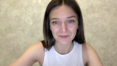 Snapshot of shining_pearl chatting on 06-20-26, 09:28 Jesica online show from 06-20-26, 09:28