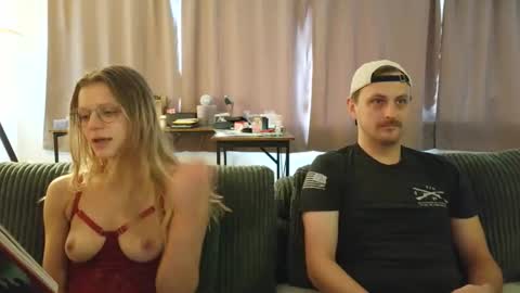 Snapshot of shinyandused chatting on 09-24-25, 05:16 shinyandused online show from 09-24-25, 05:16