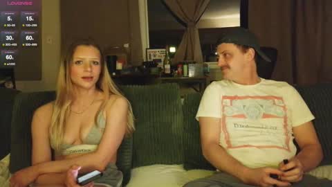 Snapshot of shinyandused chatting on 10-27-25, 01:20 shinyandused online show from 10-27-25, 01:20