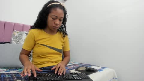 Snapshot of shira_sexylove chatting on 02-12-25, 12:12 shira_sexylove online show from 02-12-25, 12:12