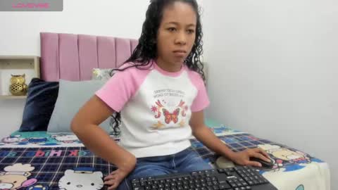 Snapshot of shira_sexylove chatting on 02-14-25, 11:53 shira_sexylove online show from 02-14-25, 11:53