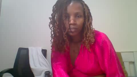 Snapshot of shirleen_ chatting on 08-06-26, 08:33 Shirleen online show from 08-06-26, 08:33