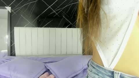 Snapshot of shirleyhott chatting on 10-04-25, 02:37 shirleyhott online show from 10-04-25, 02:37