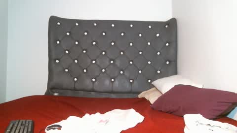 Shi-ro online show from 11-19-25, 01:16